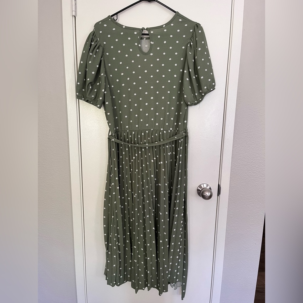 Green Puff Sleeve Midi Sundress for Casual Wear - Picture 3 of 5